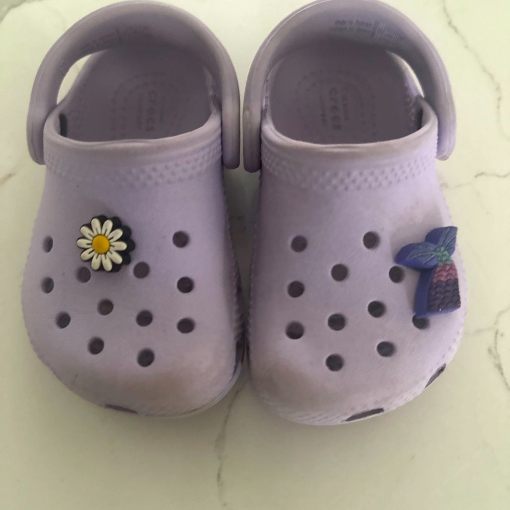 Toddler crocs